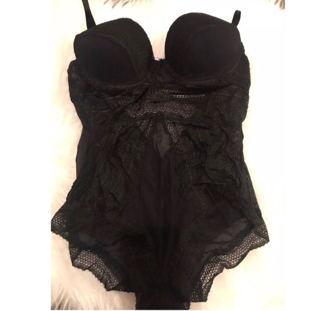 ⚫️SALE⚫️ VIX Bodysuit - Picture 3 of 8